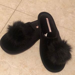 VS pom pom slippers